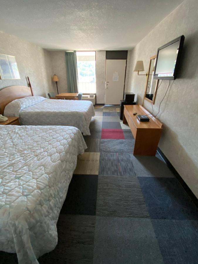 Riverfront Lodge Burkesville Экстерьер фото