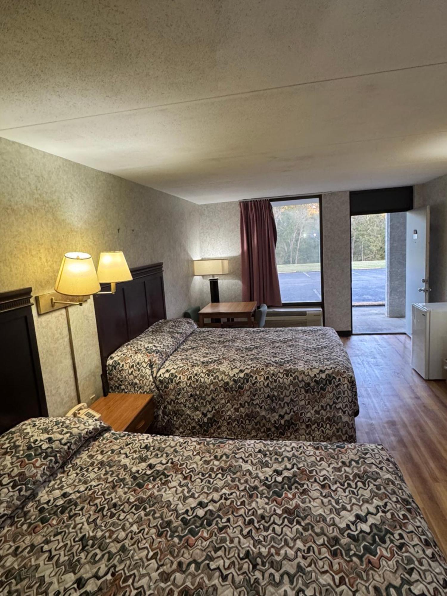Riverfront Lodge Burkesville Экстерьер фото