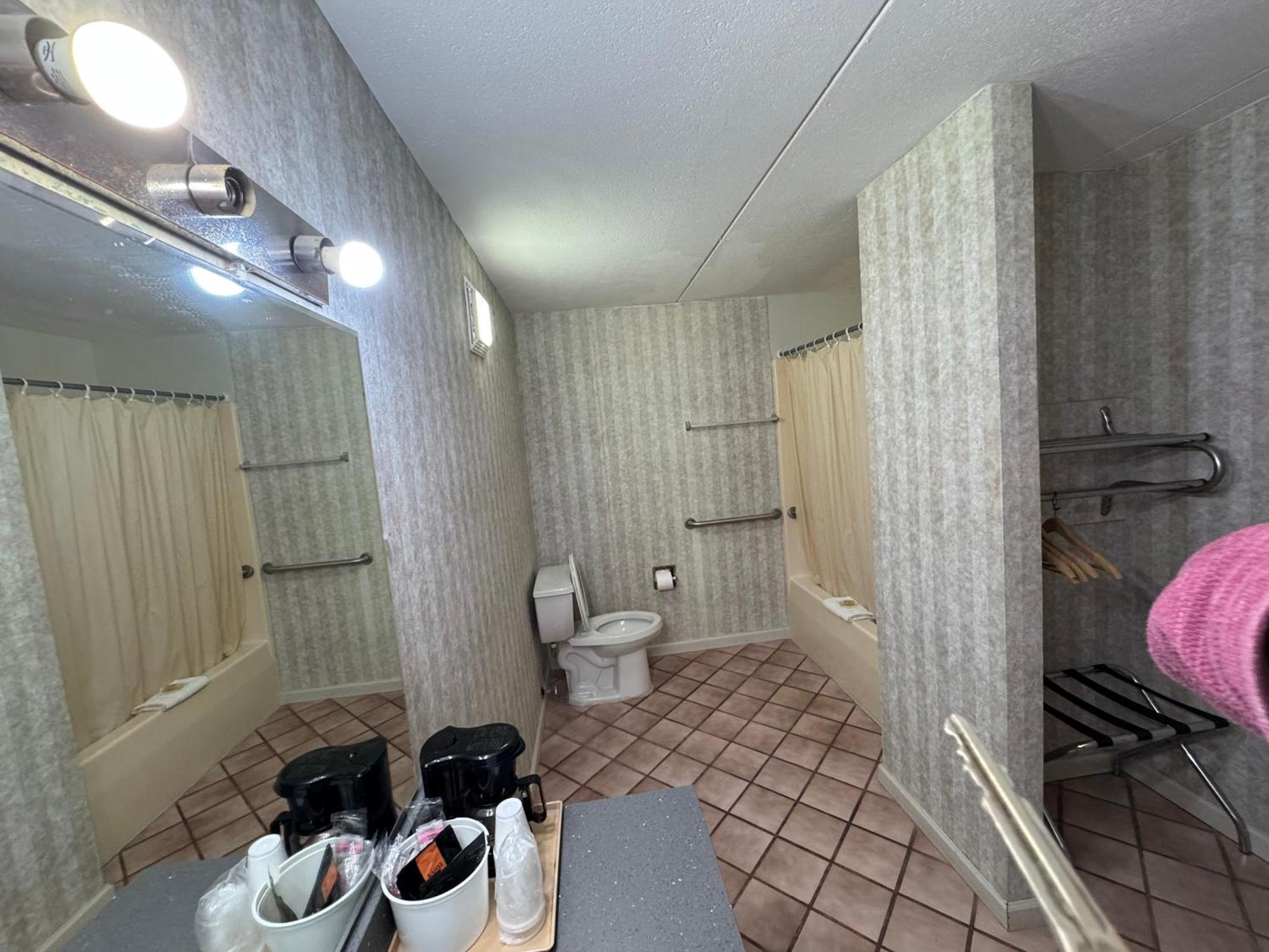 Riverfront Lodge Burkesville Экстерьер фото